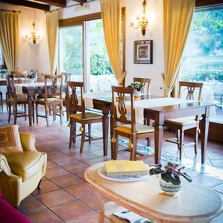 Pellegrino Hotell 3*